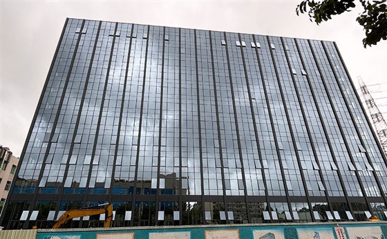 如何尋找深圳比較專(zhuān)業(yè)的玻璃幕墻公司