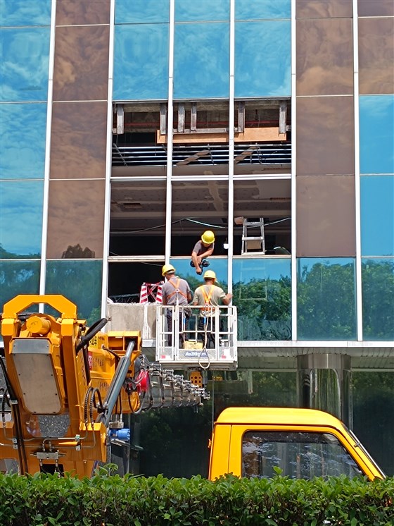 深圳玻璃幕墻維修