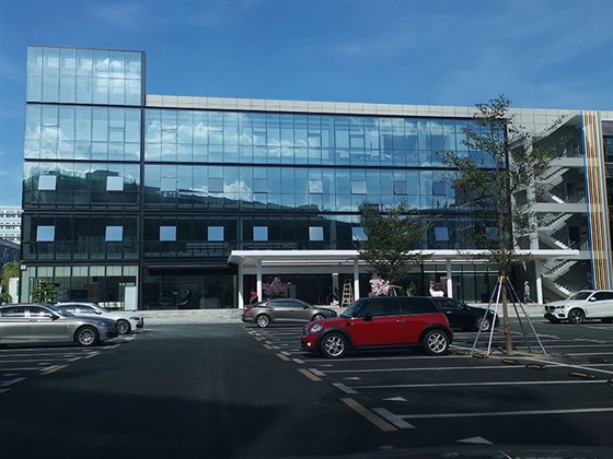 廣州舊樓改造玻璃幕墻