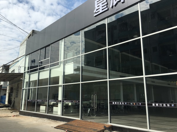 玻璃幕墻專業工程設計公司-中東幕墻！