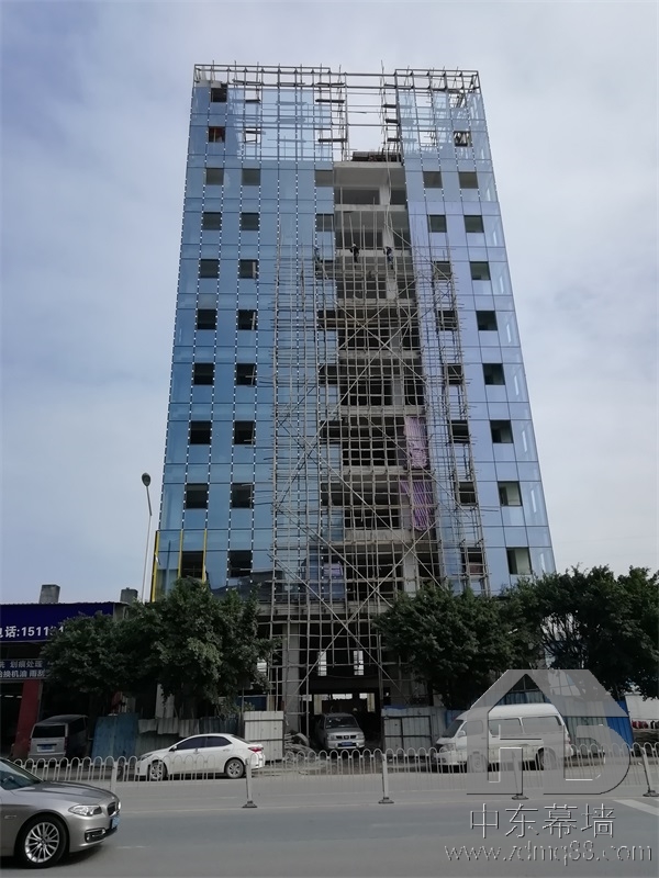 無縫鋁板幕墻的優(yōu)勢與實用性！