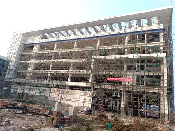 玻璃幕墻在施工時(shí)要注意什么?才能保證我們的安全 玻璃幕墻在施工時(shí)要注意什么?才能保證我們的安全