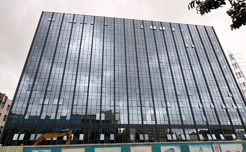 如何尋找深圳比較專業的玻璃幕墻公司